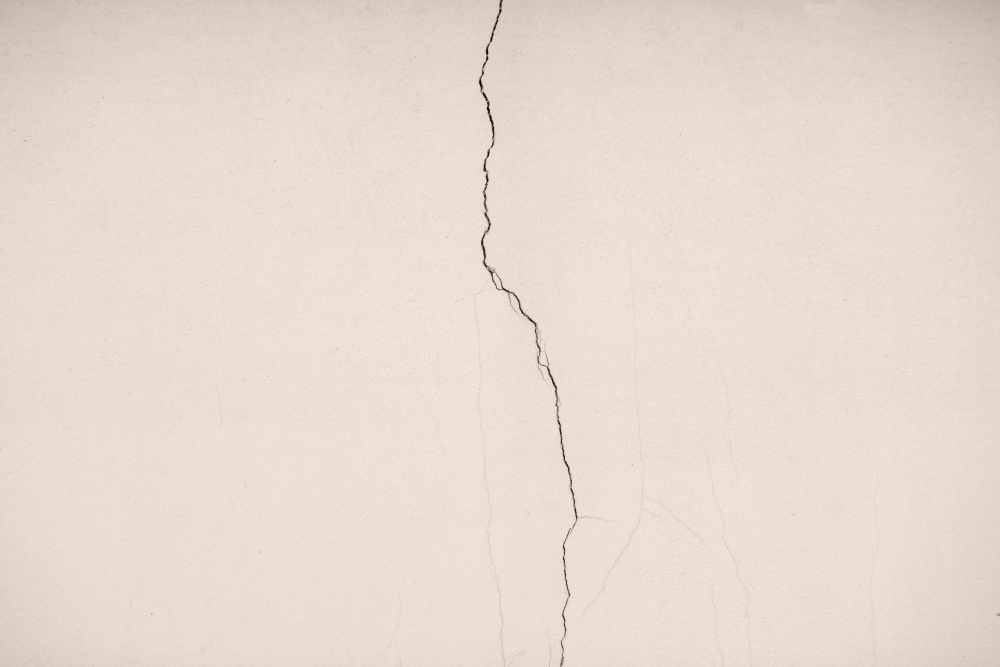 a serious crack in drywall