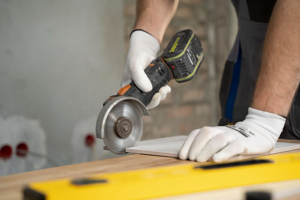 How to Cut Drywall Without Creating Excess Dust